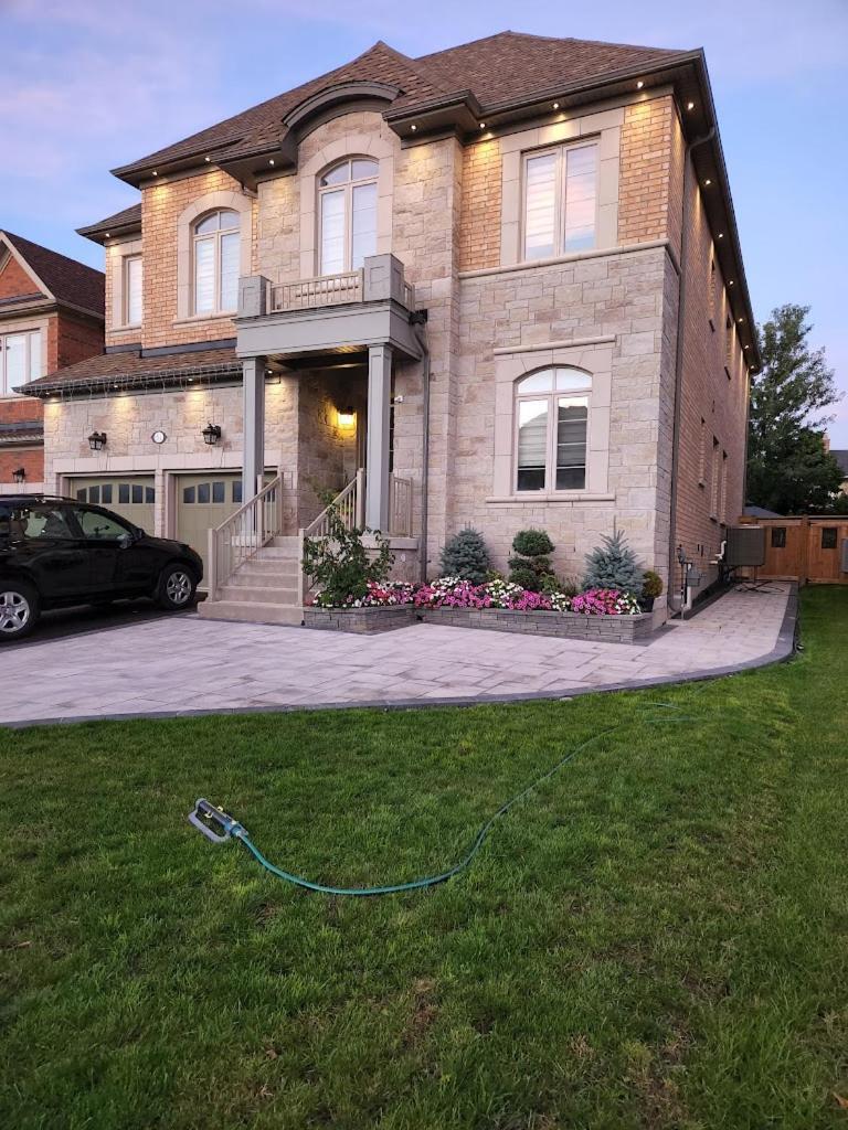 2 Bedrooms 2 Washrooms 2 Parking Spots Basement Apartment Newmarket Zewnętrze zdjęcie